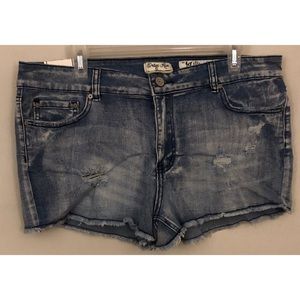 ✨BRAND NEW✨ Indigo-rein short torn jean shorts